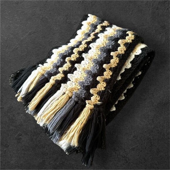 Set of 5 women’s scarfs chunky knit fall plaid cheetah tan fringe and glitter - Picture 1 of 6